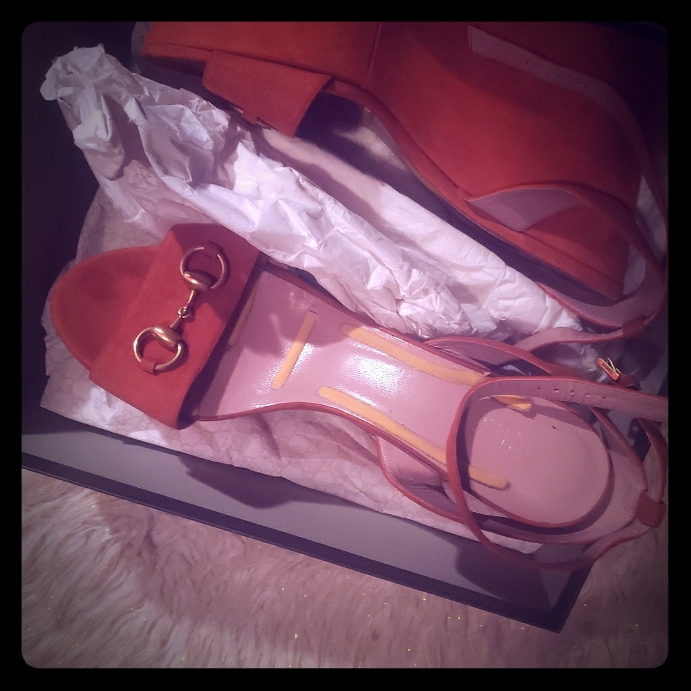 AUTHENTIC Gucci wedges